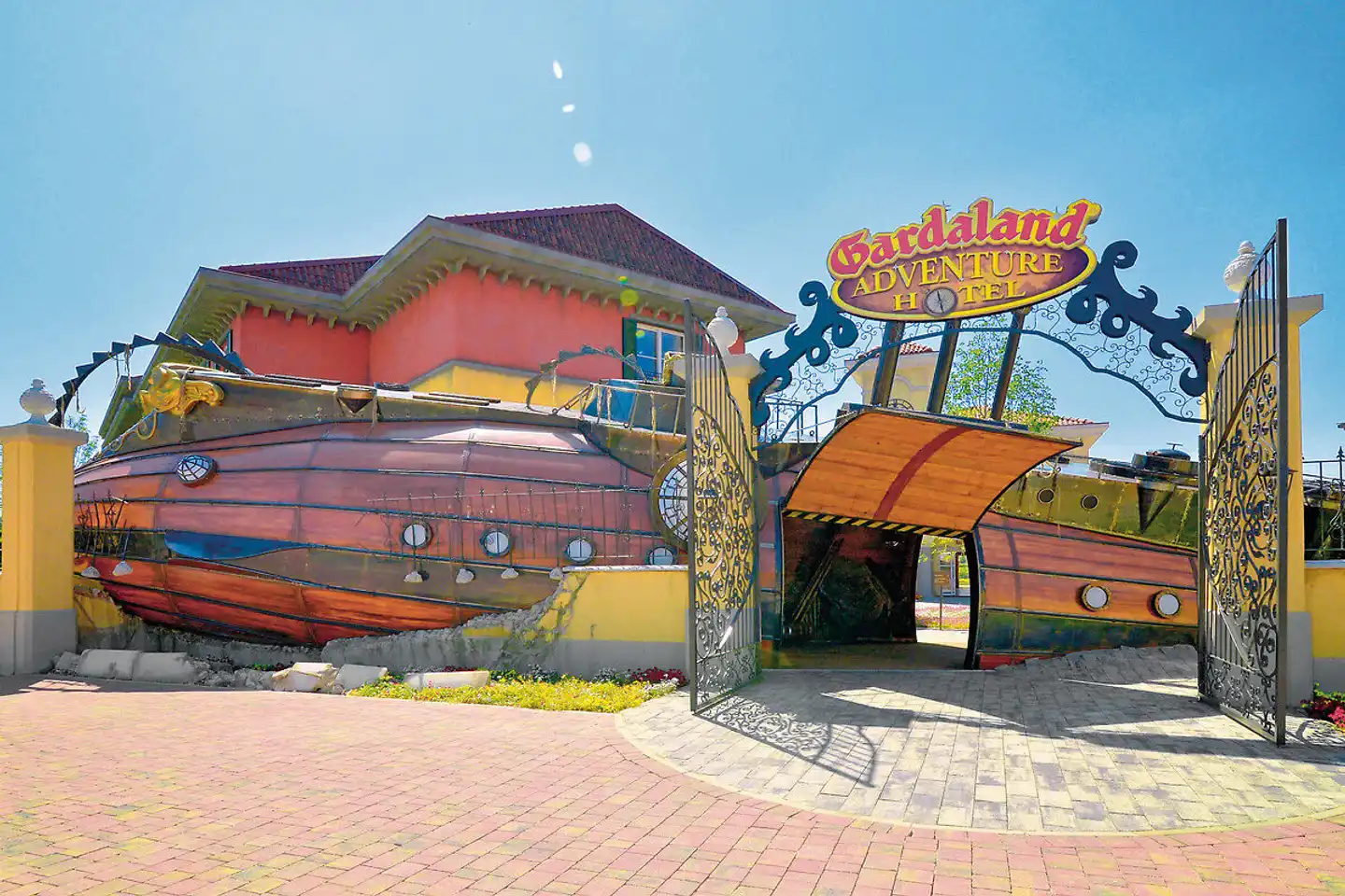 Gardaland Adventure Hotel Aussenansicht