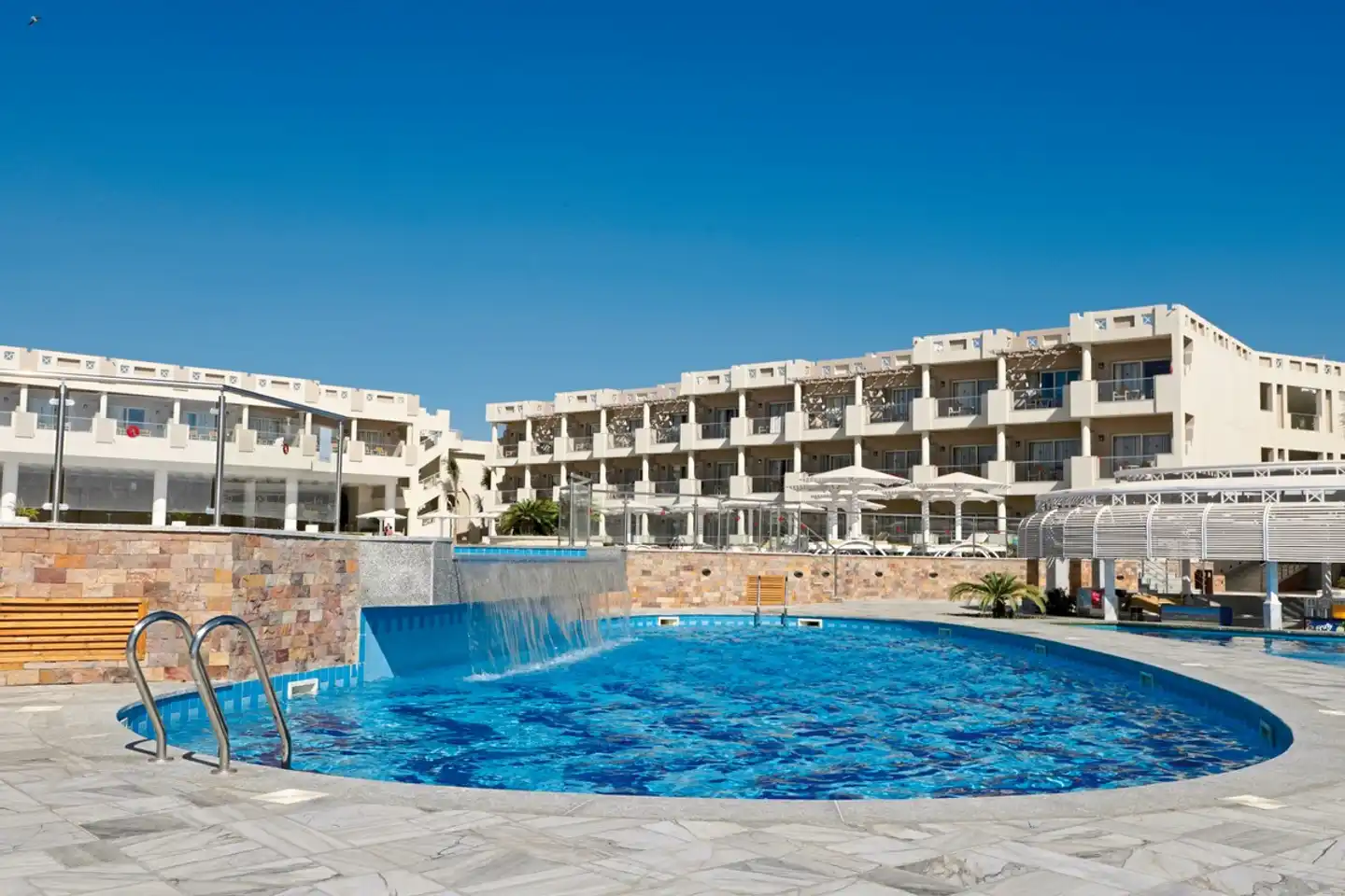 Sirena Beach Resort & Spa Aussenansicht