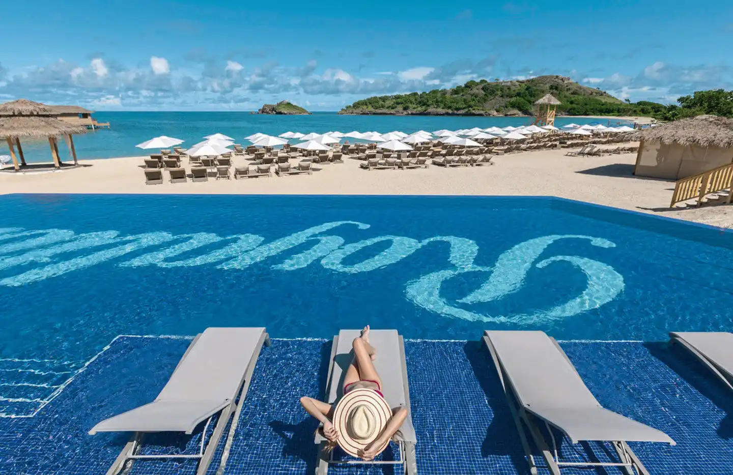 Royalton Antigua Chairman Overwater Bungalow Strand