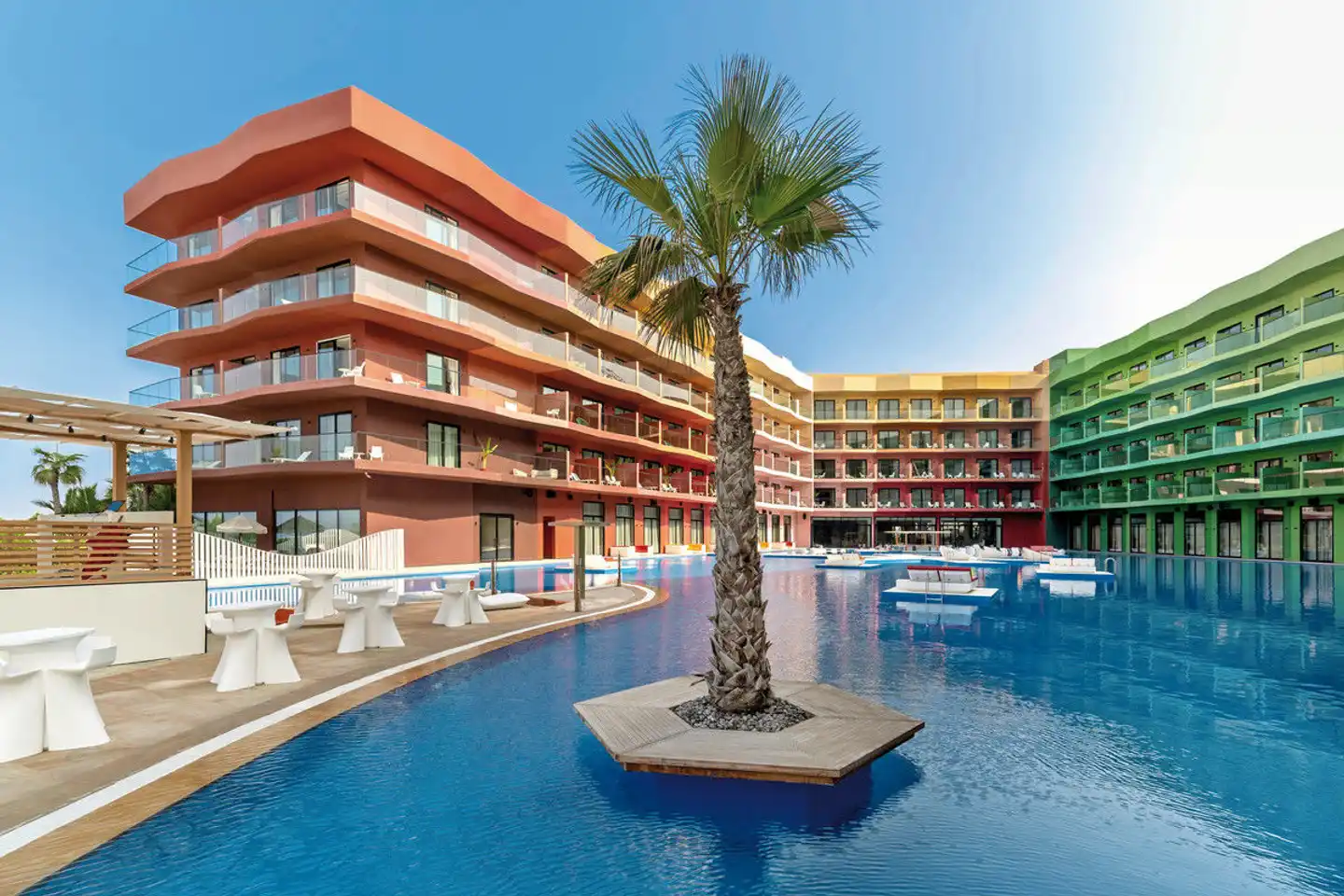 voco Monaco, Dubai Pool