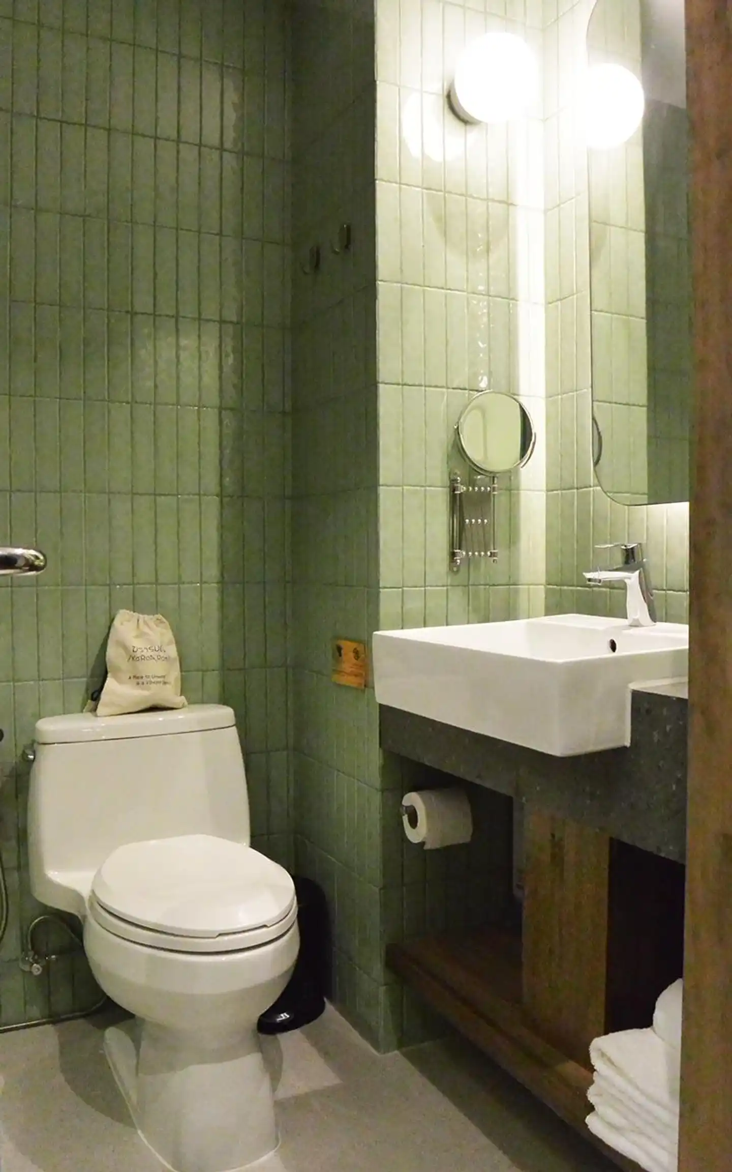Karaarom Hotel Badezimmer