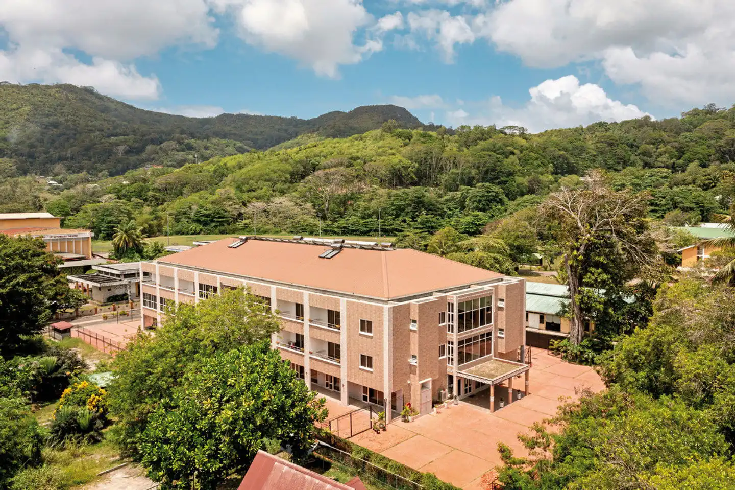 Royale Suites Luxury Apartments Aussenansicht