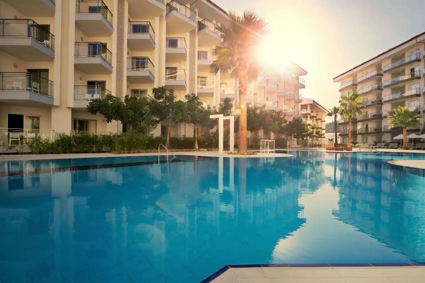 Ramada Hotel & Suites by Wyndham Kusadasi Pool