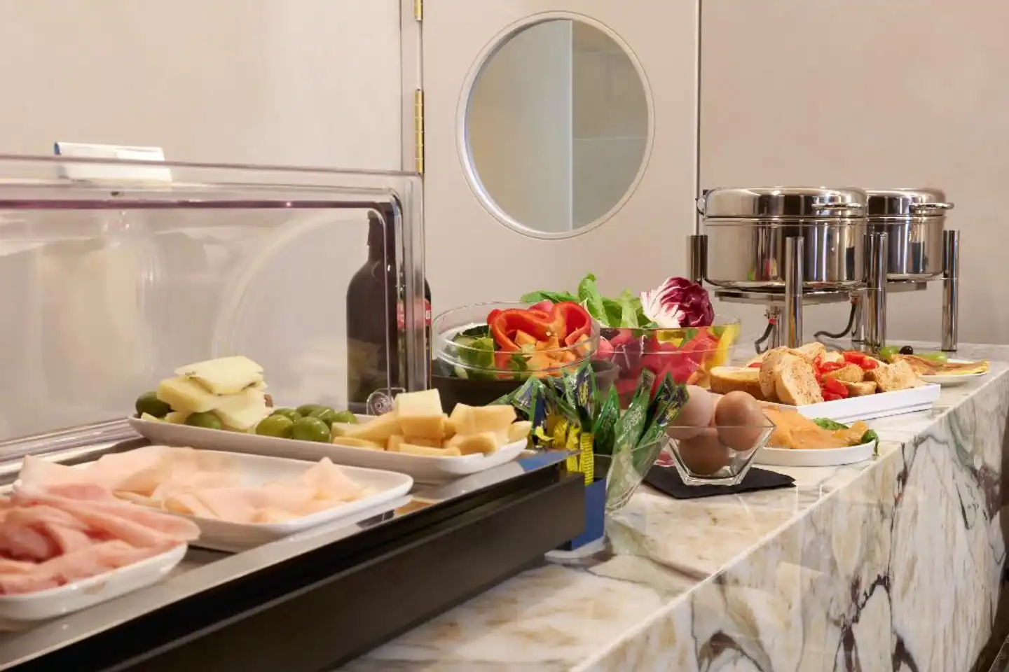 Borghese Contemporary Hotel Restaurant