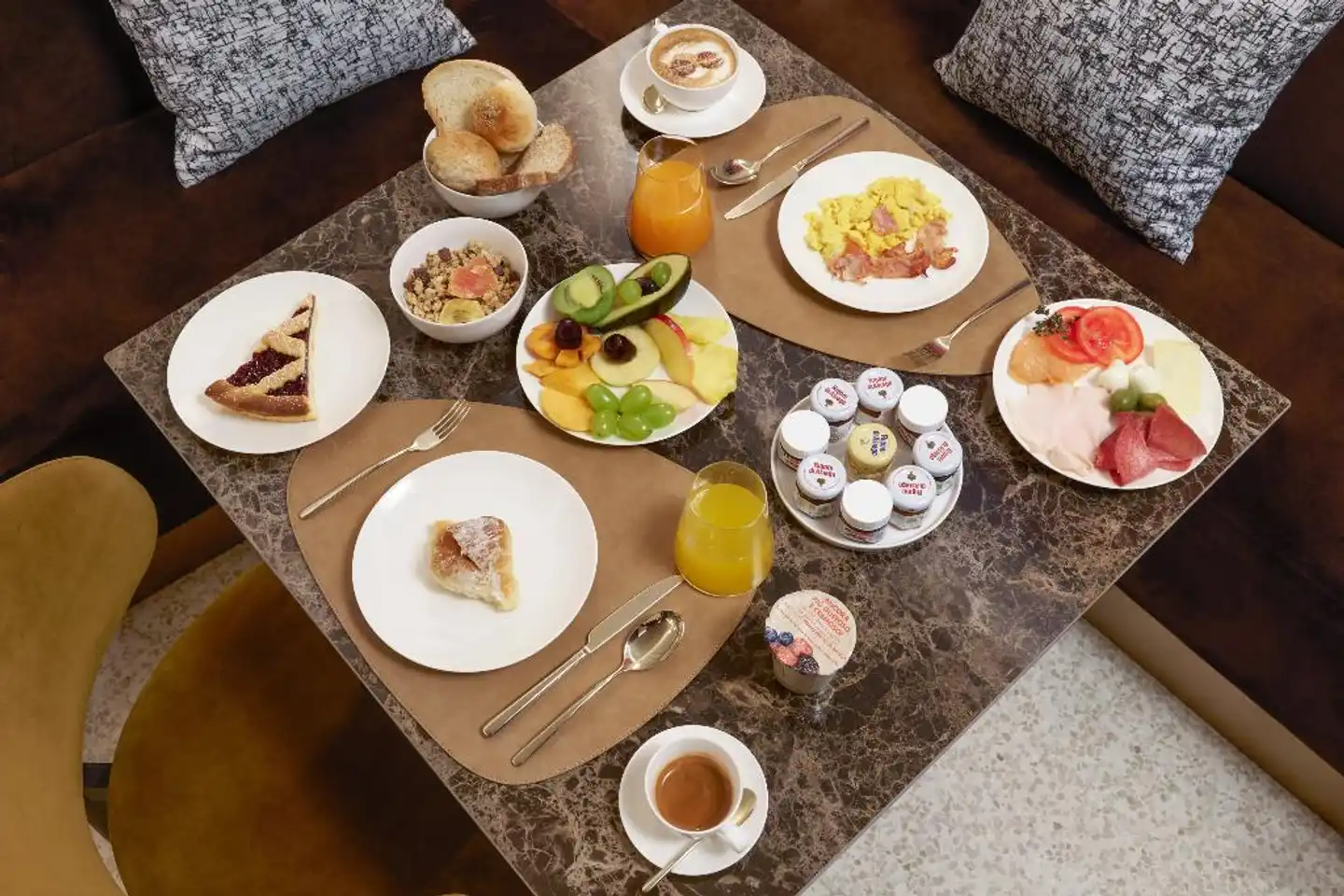 Borghese Contemporary Hotel Restaurant