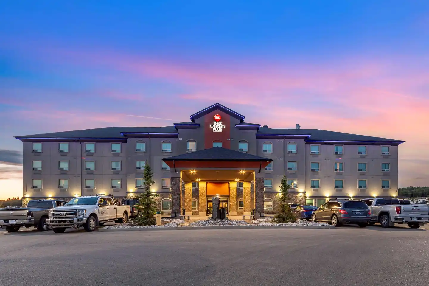 Best Western Plus Drayton Valley All Suites Aussenansicht