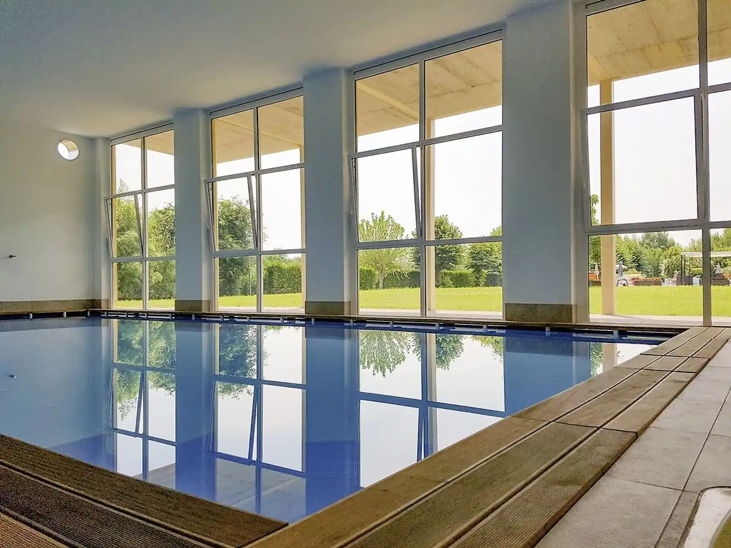 Bella Lazise Hallenbad