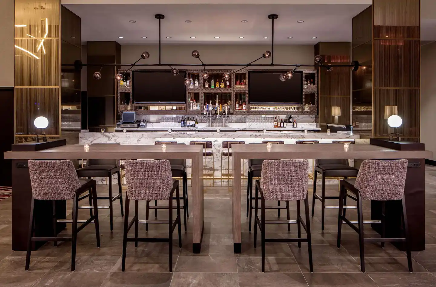 Embassy Suites by Hilton Minneapolis Downtown Hotel Bar