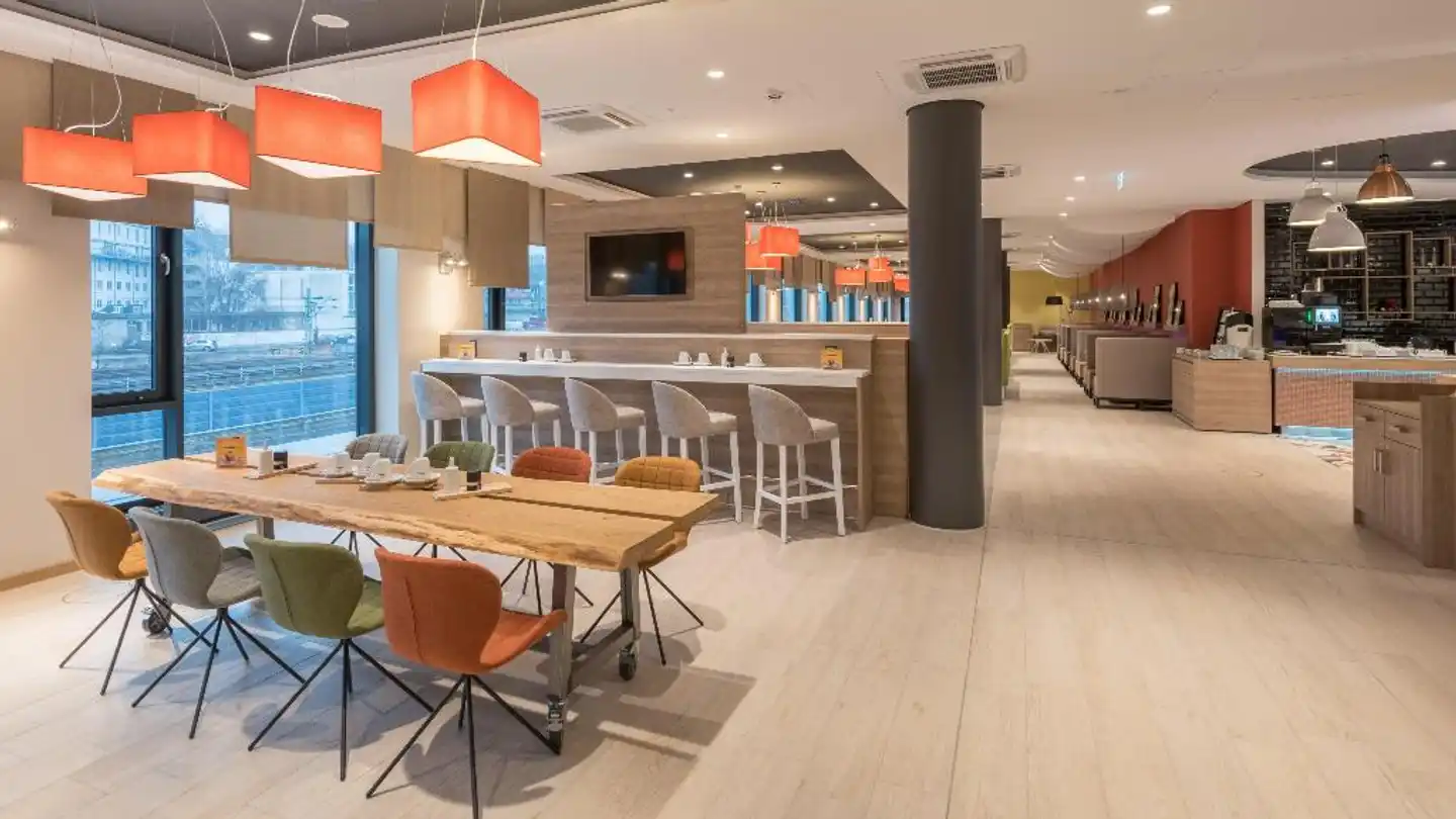 Holiday Inn Dusseldorf City Toulouser All. Bar