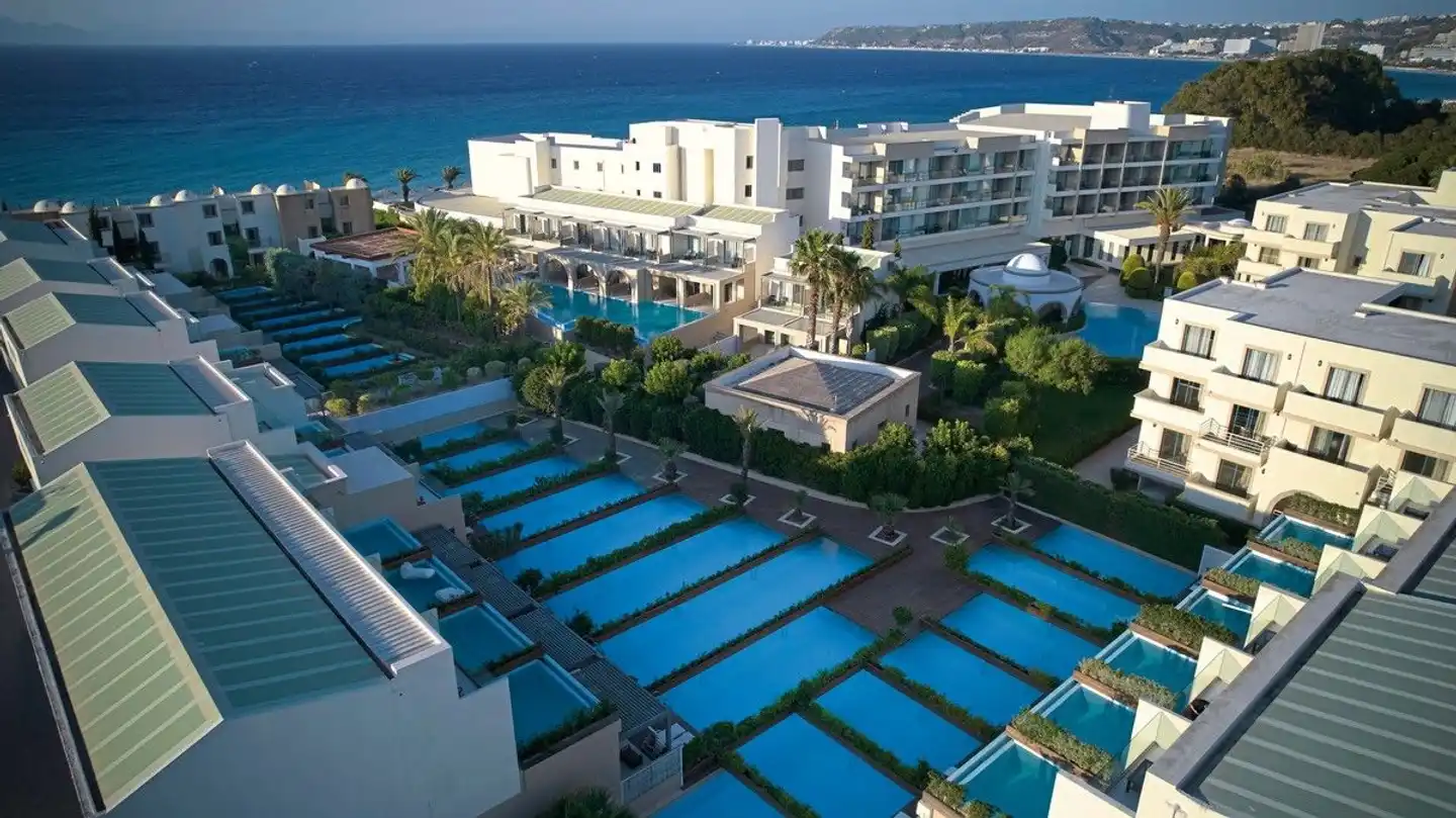 The Ixian Grand & All Suites Aussenansicht