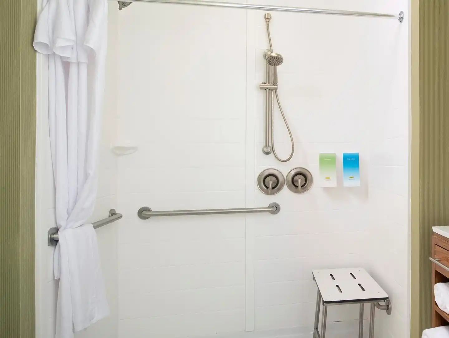 Home2 Suites by Hilton Denver International Airport Badezimmer