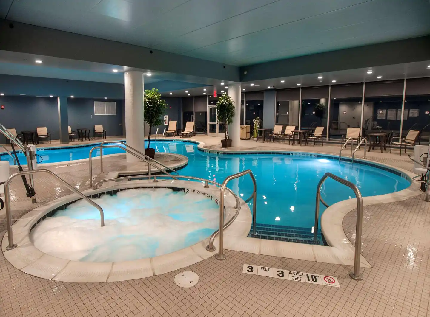 DoubleTree by Hilton Niagara Falls, NY Hallenbad