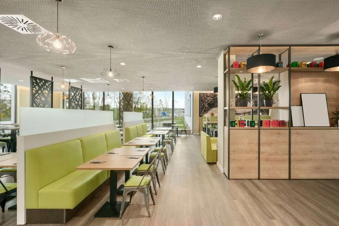 Super 8 by Wyndham Munich City North Bar