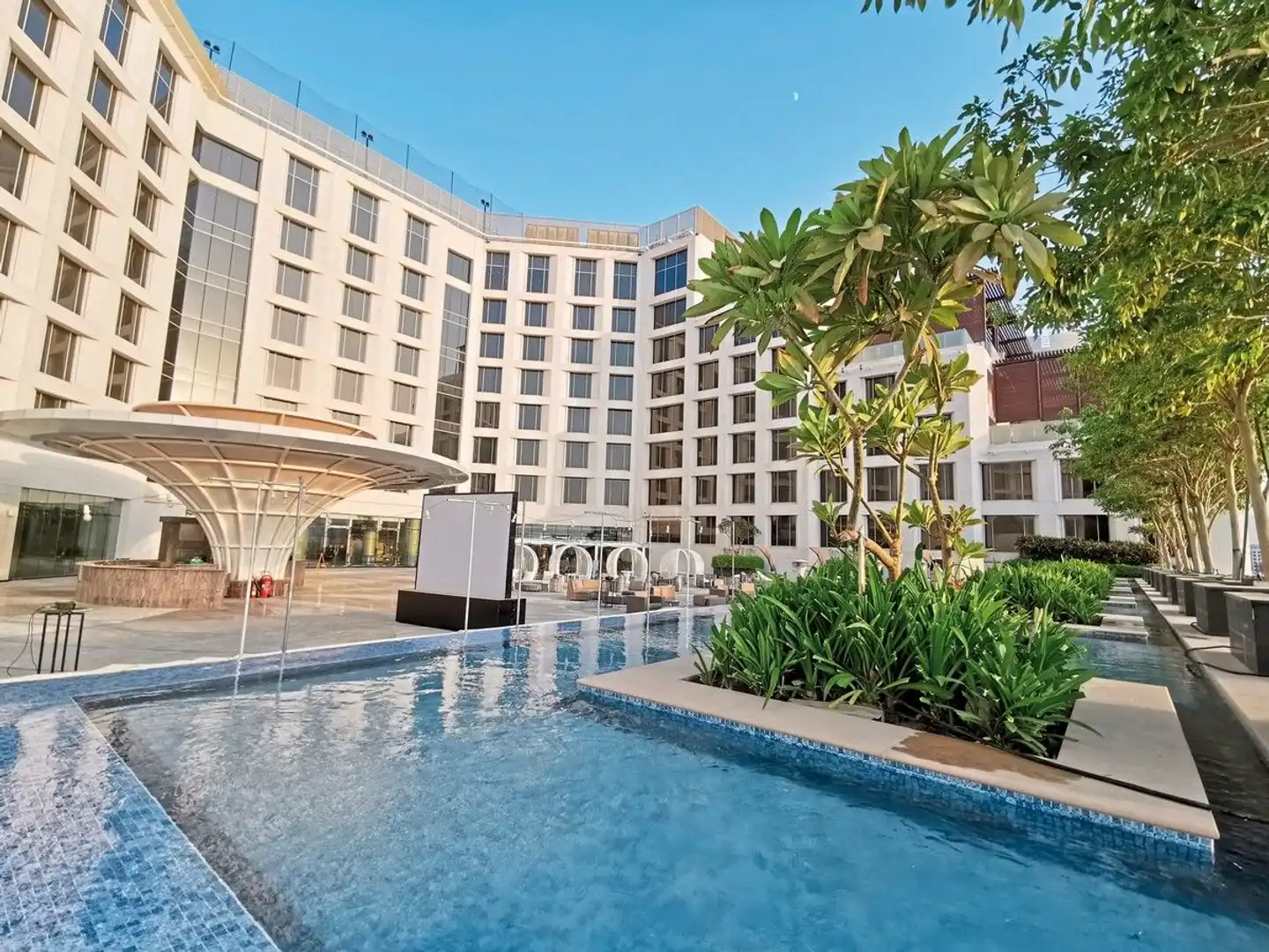 Grand Millennium Muscat Pool