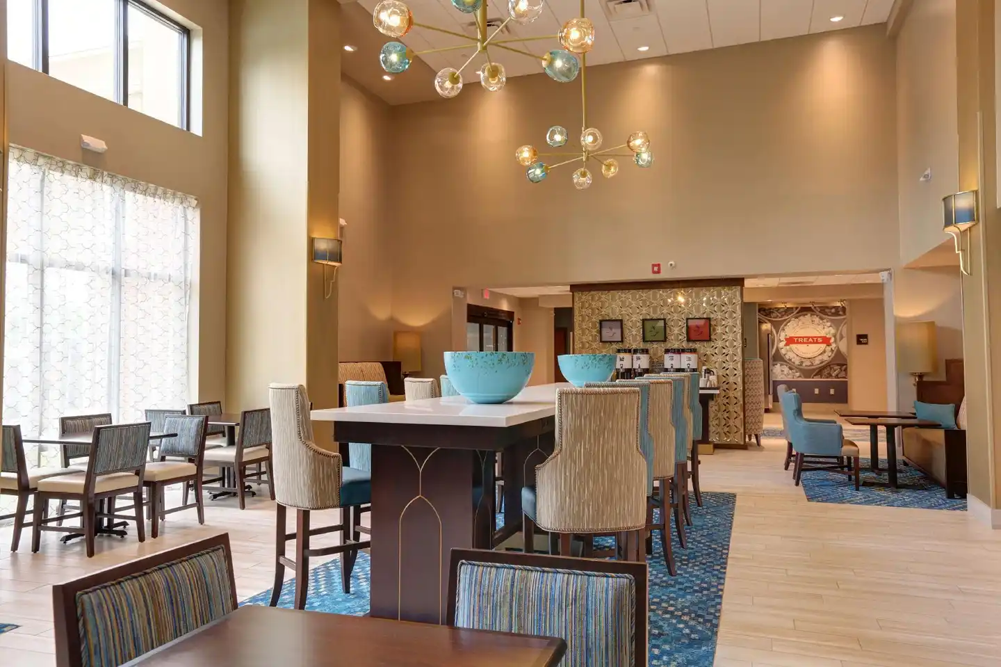 Hampton Inn & Suites Tampa Busch Gardens Area Bar