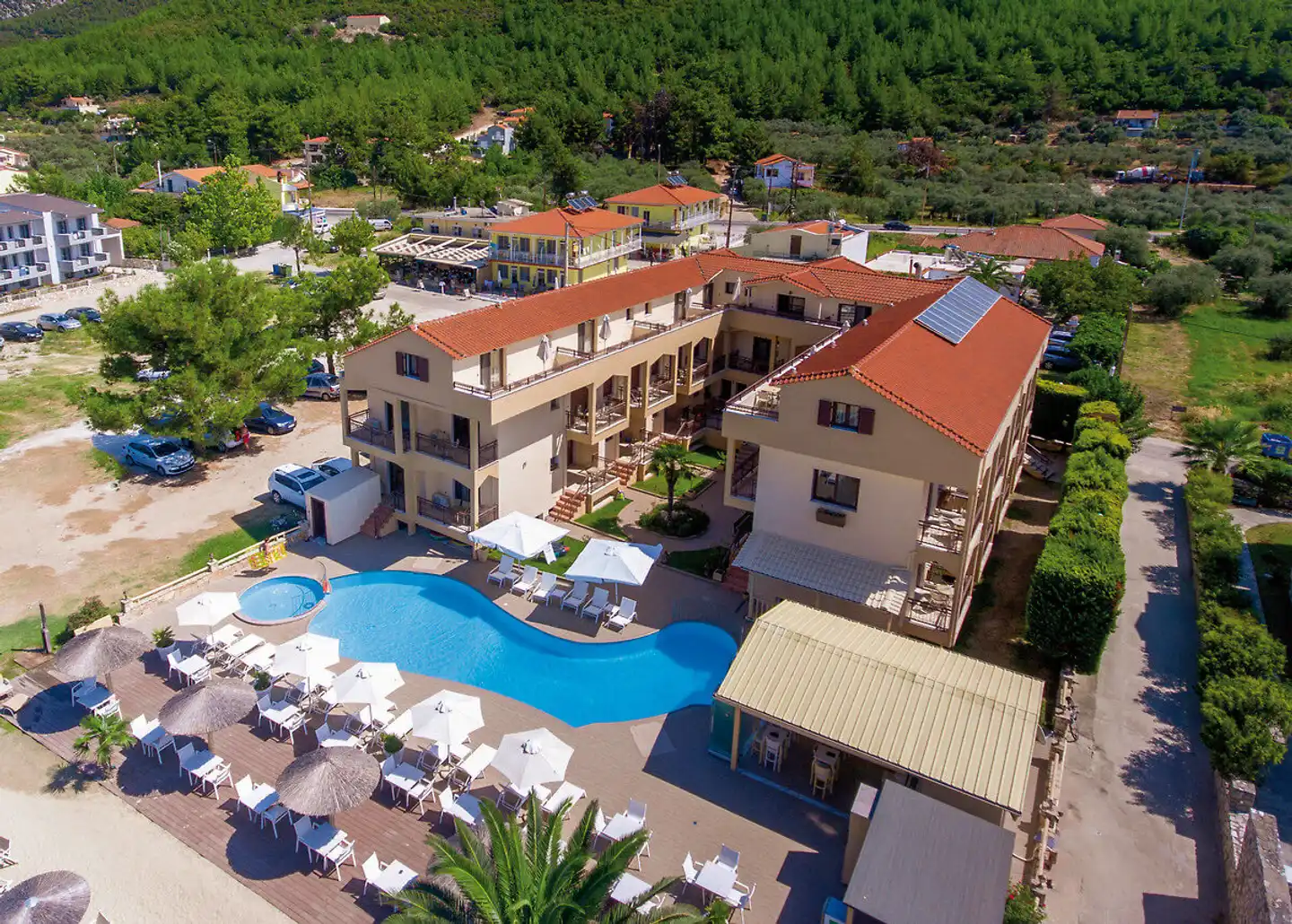 Mediterranean Beach Hotel Aussenansicht