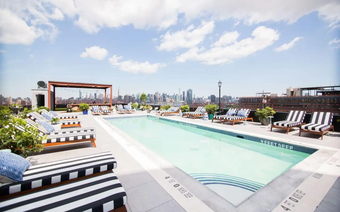 Arlo Williamsburg Pool