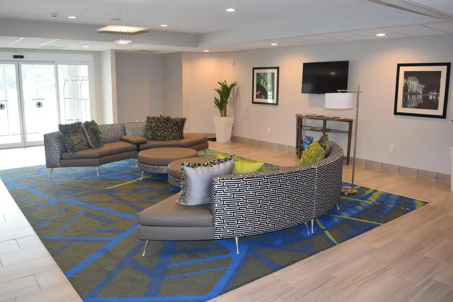 Candlewood Suites Nashville - Metro Center Lobby
