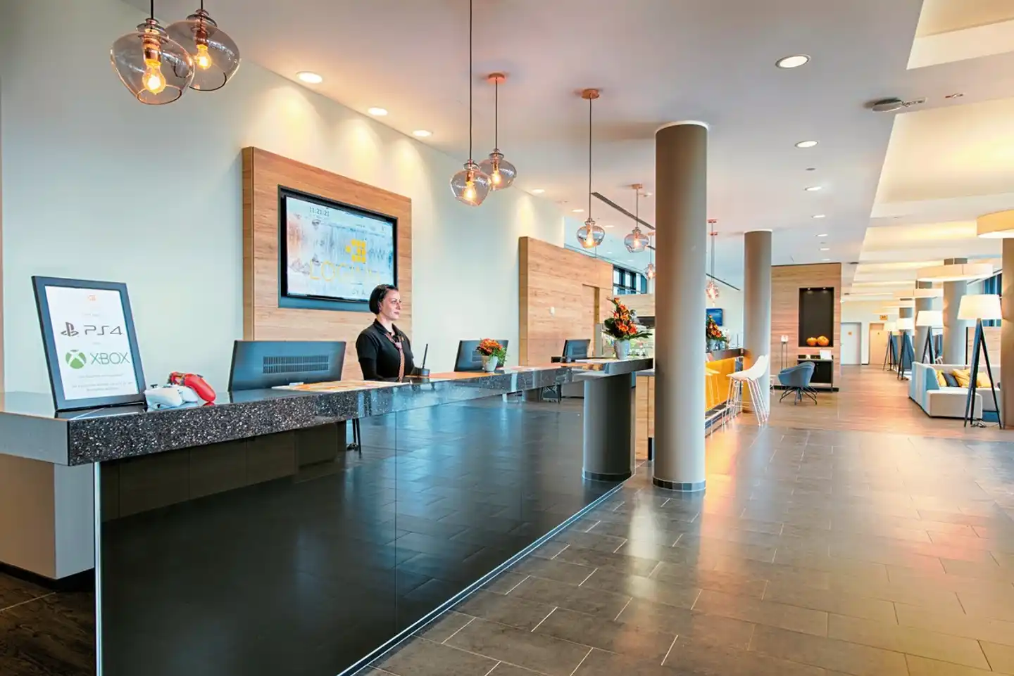 LOGINN Hotel Leipzig Lobby
