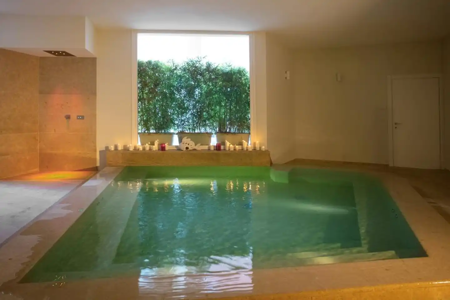 Masseria Mongiò dell'Elefante Hallenbad