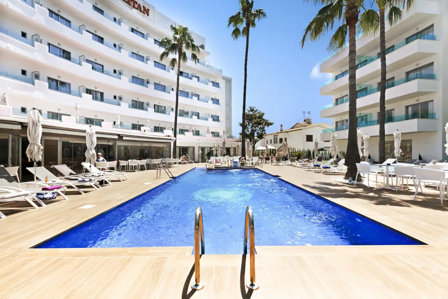 Metropolitan Playa JUKA Pool