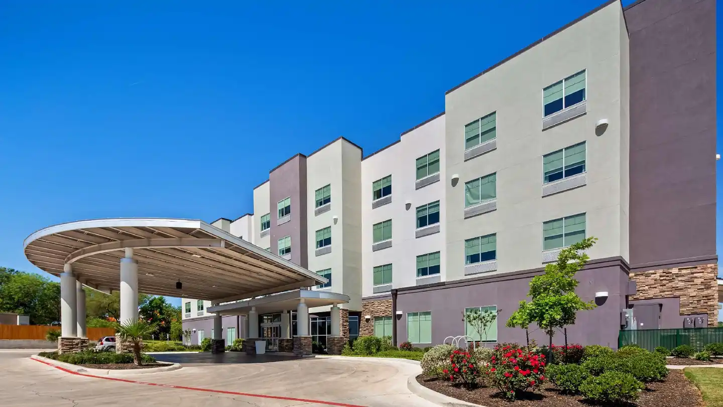 Best Western Plus Roland Inn & Suites Aussenansicht