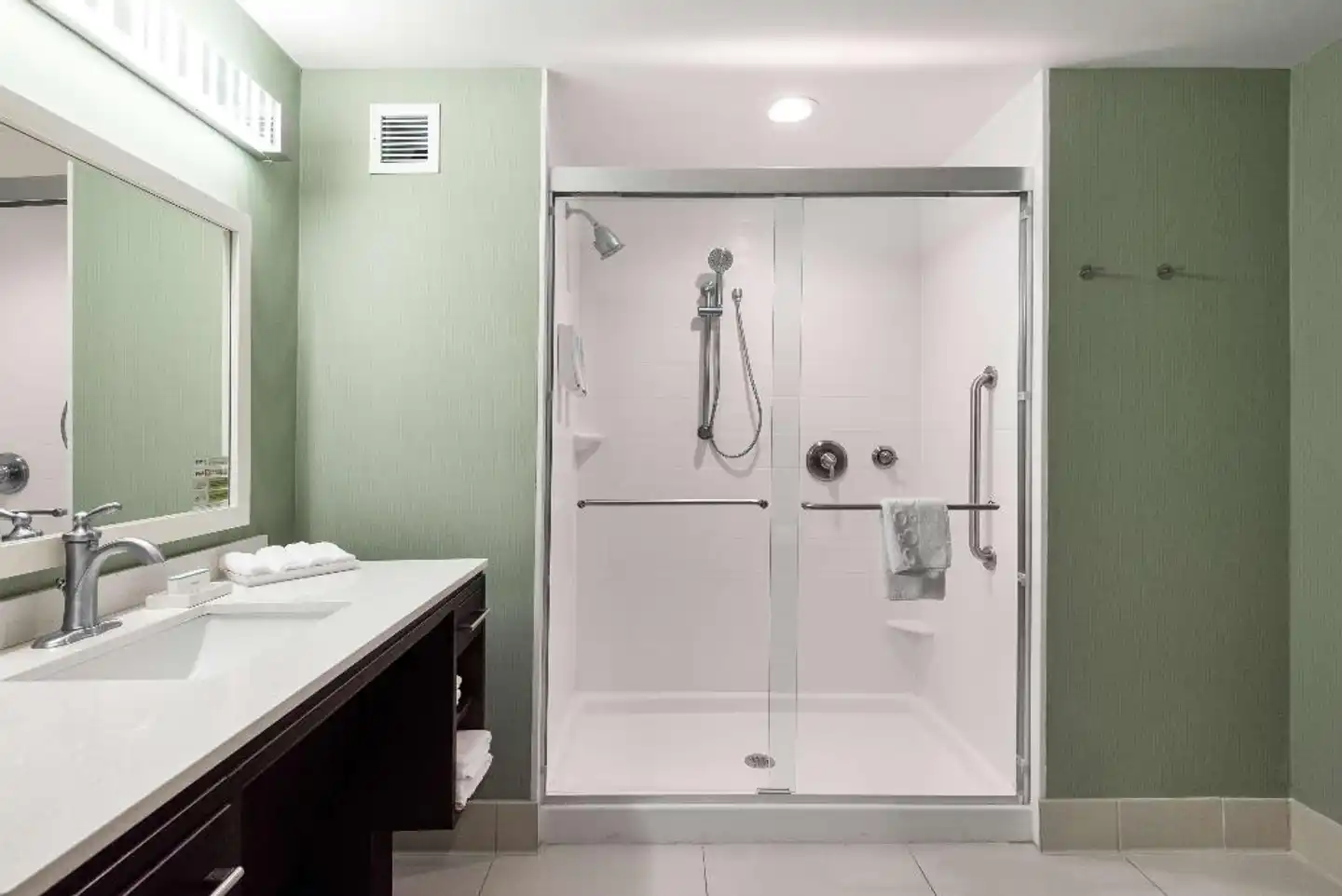 Home2 Suites by Hilton Ft. Lauderdale Airport-Cruise Port Badezimmer