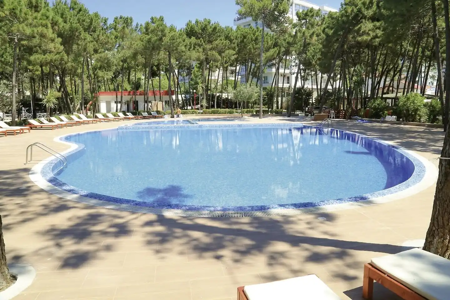 Diamma Resort Pool