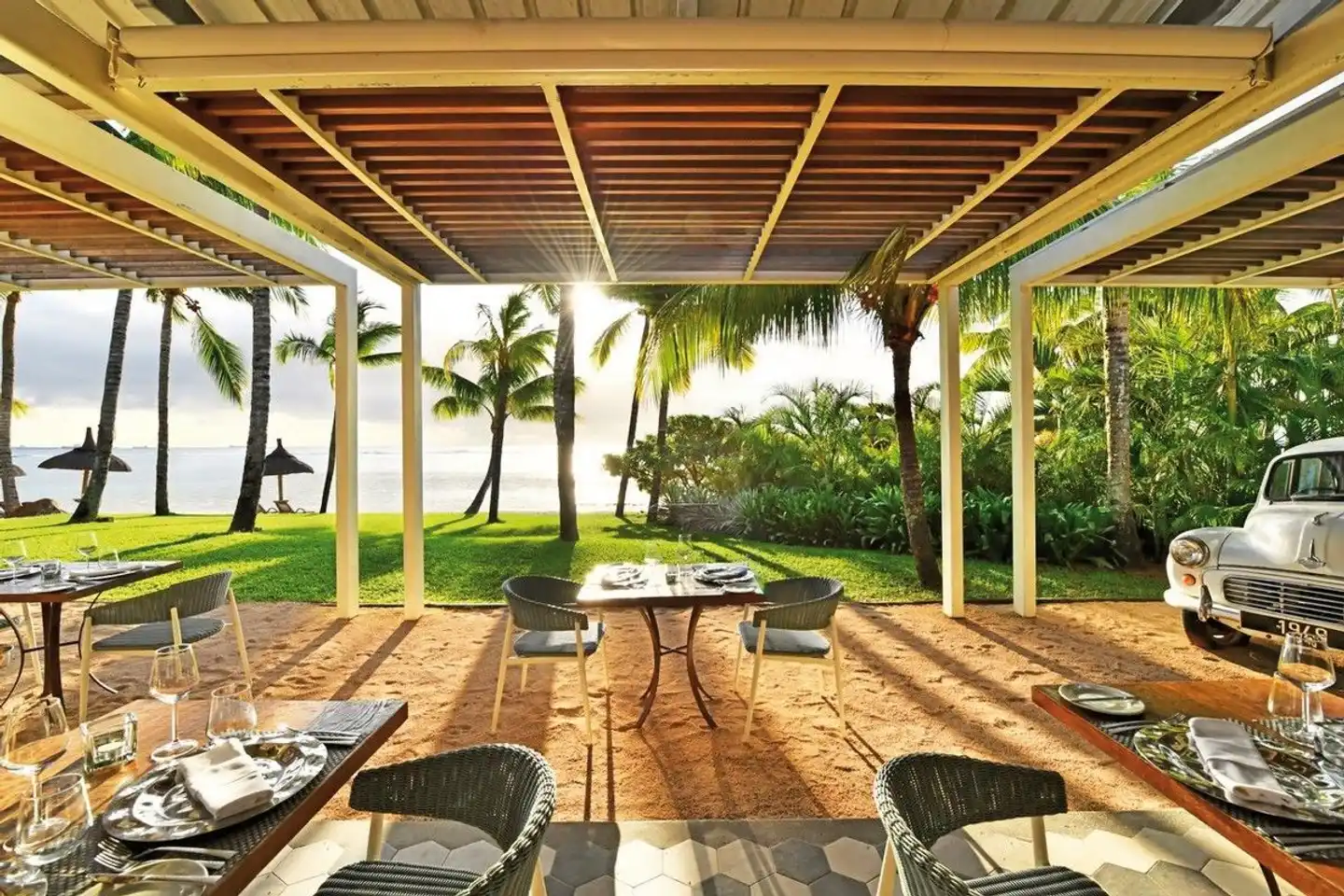Victoria for 2 Beachcomber Resort & Spa Terrasse