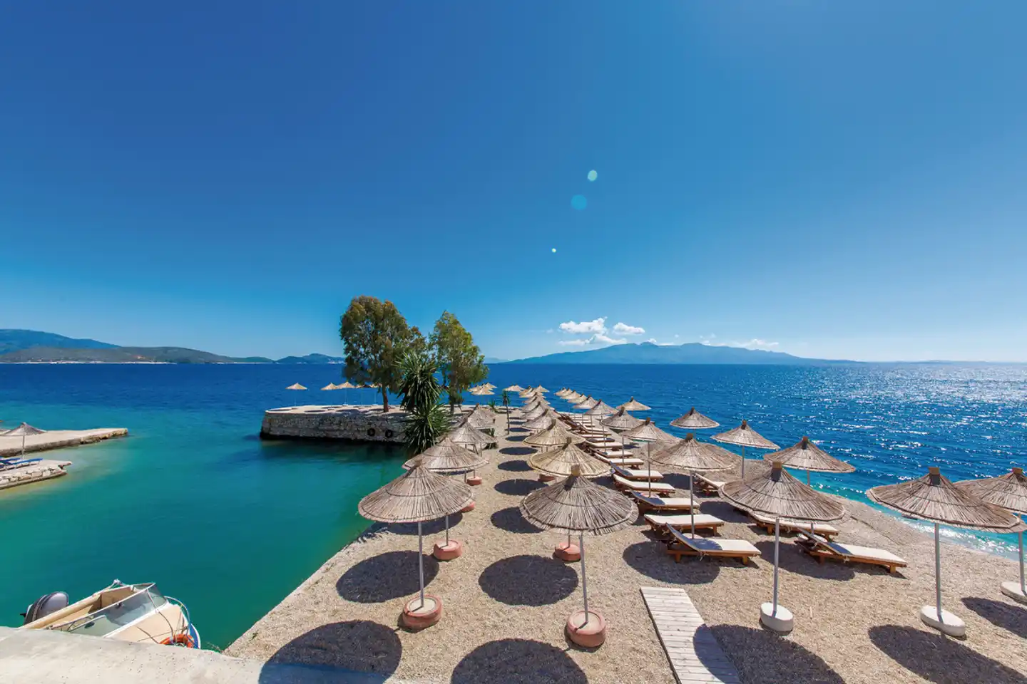 Saranda Palace Strand
