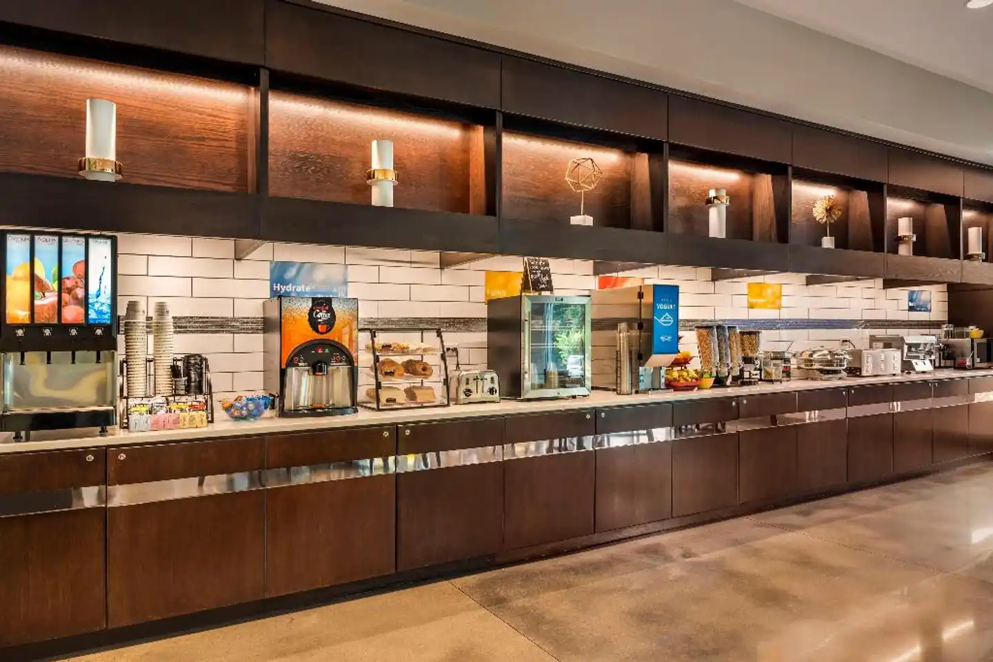 GL' Best Western Asheville Tunnel Road Bar