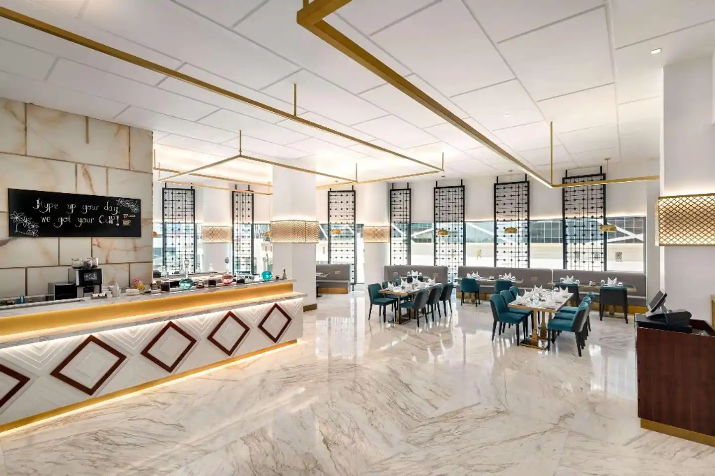 Wyndham Doha West Bay Bar