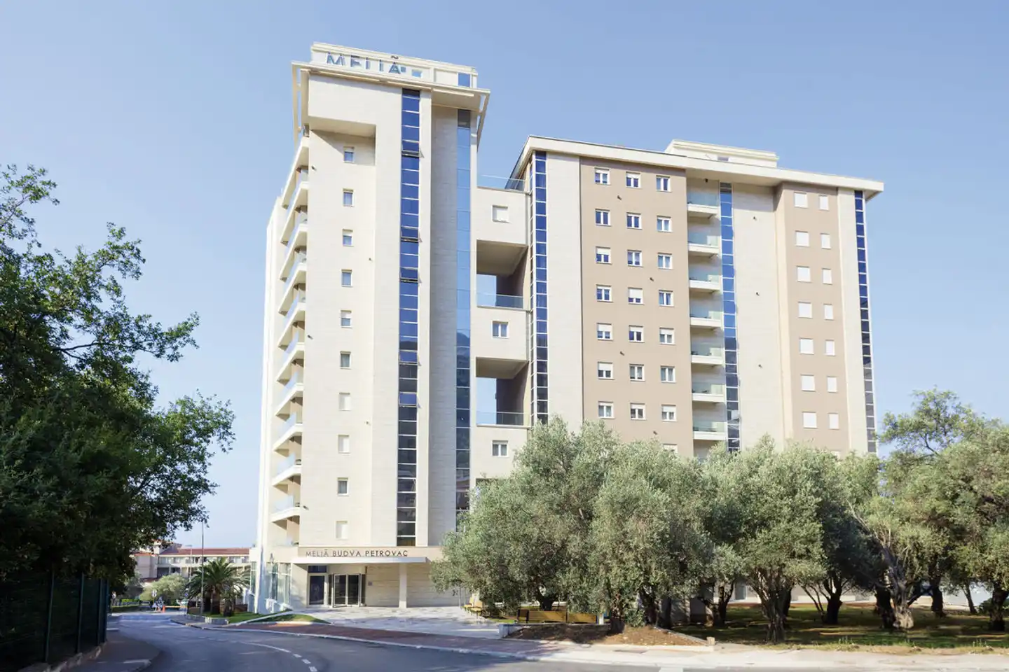 AMI Budva Petrovac Aussenansicht