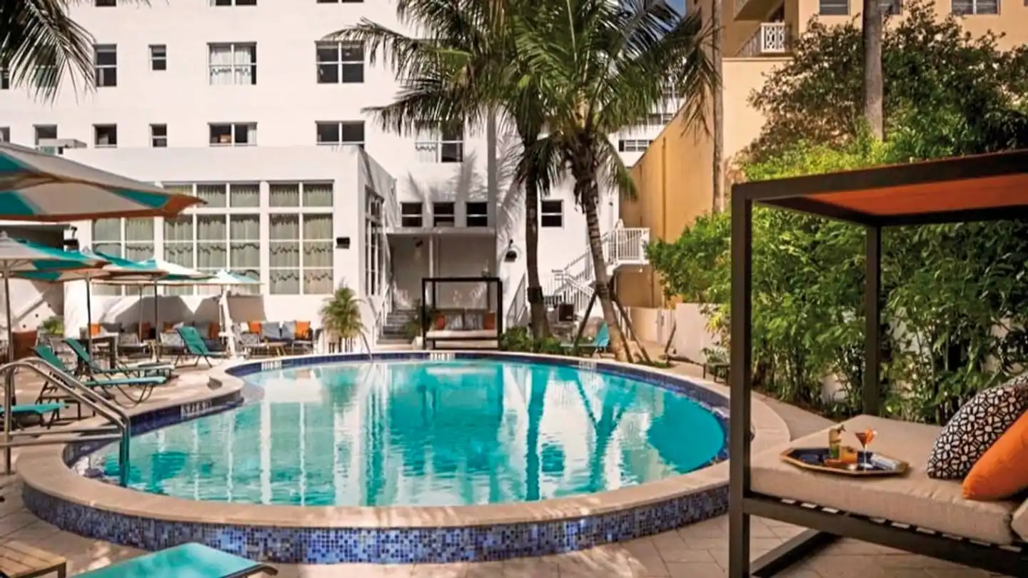 Generator Miami Pool