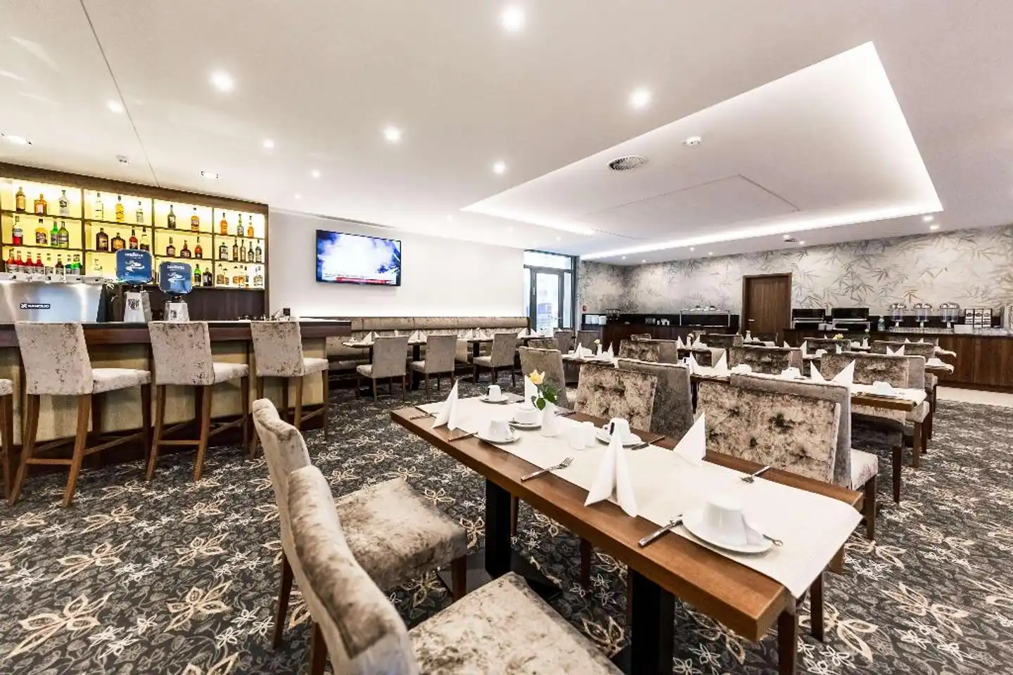Best Western Plus Royal Suites Restaurant