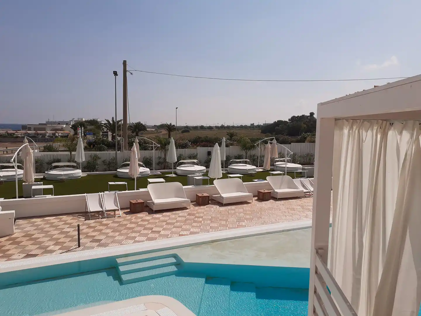 Bianco Riccio Pool