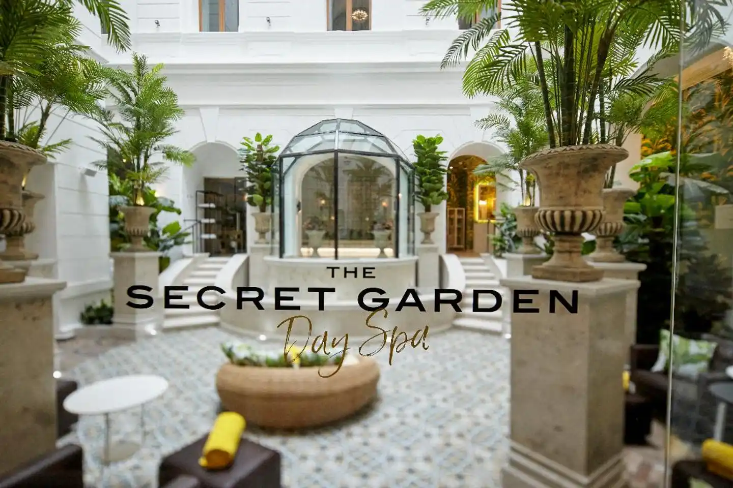 Mystery Hotel Budapest Terrasse