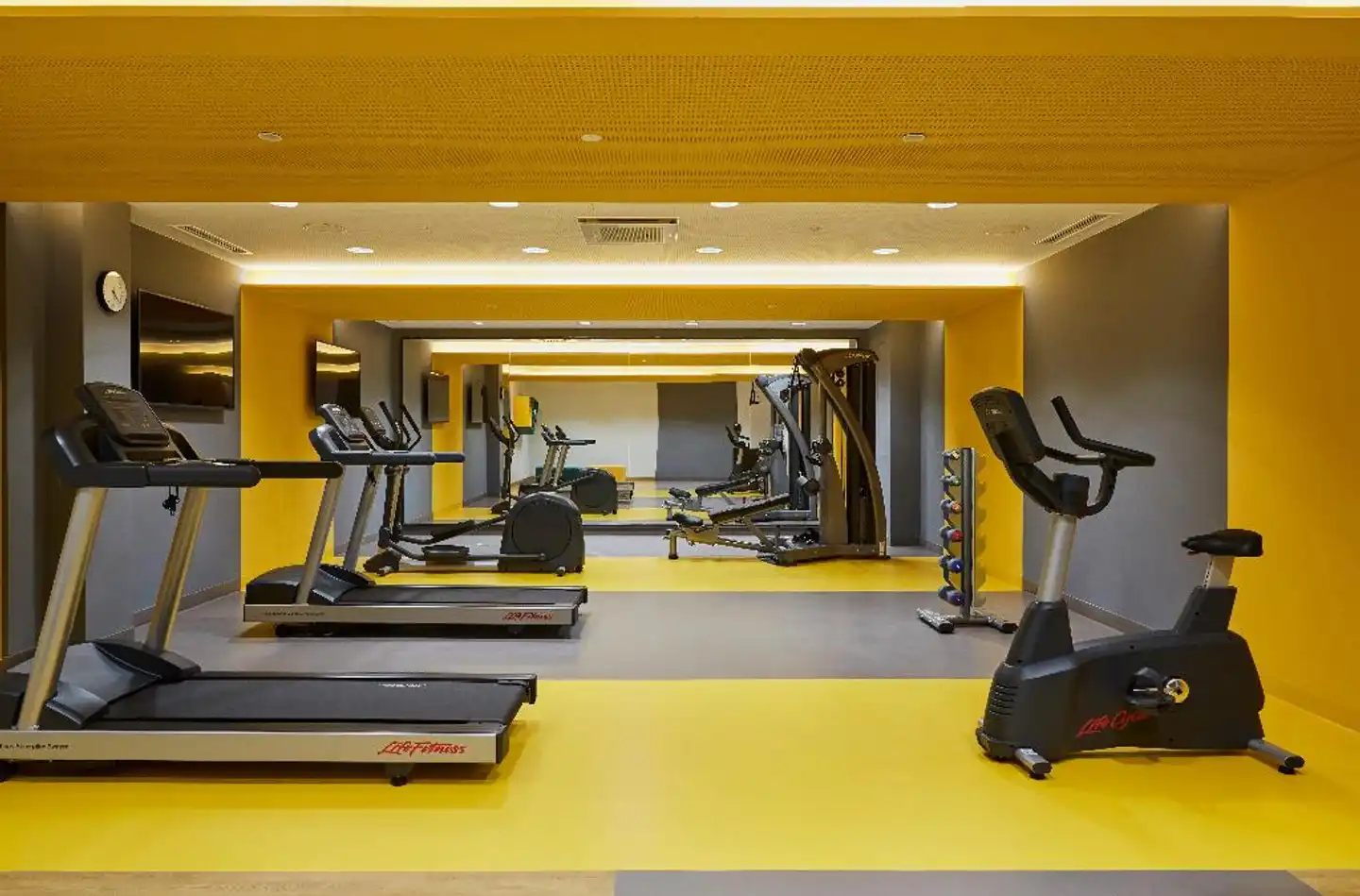 Hotel Indigo Berlin - East Side Gallery Sport und Entertainment