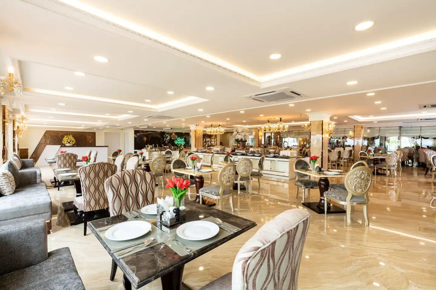 LK Emerald Beach Restaurant