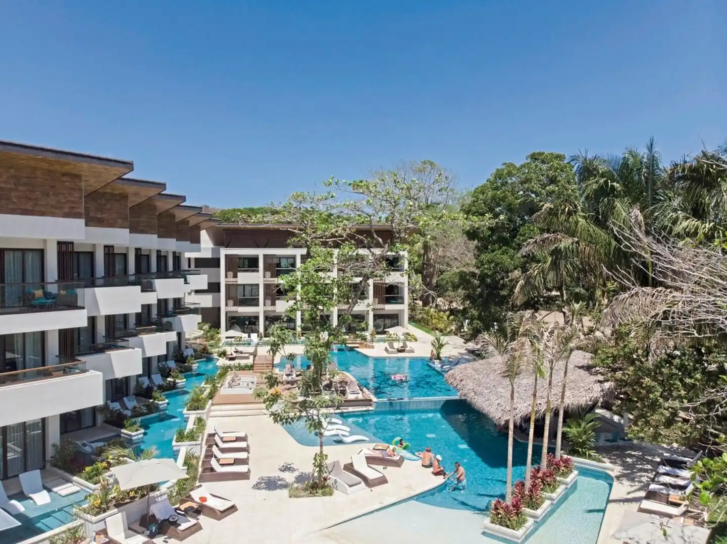 Azura Beach Resort Aussenansicht
