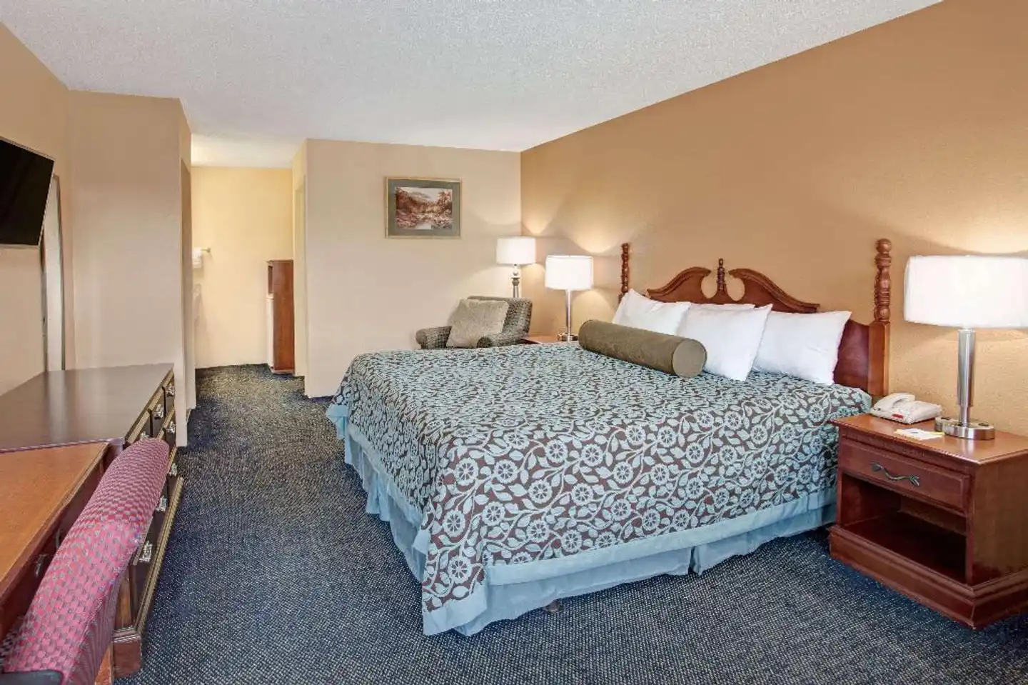 Days Inn by Wyndham Marietta White Water Wohnbeispiel