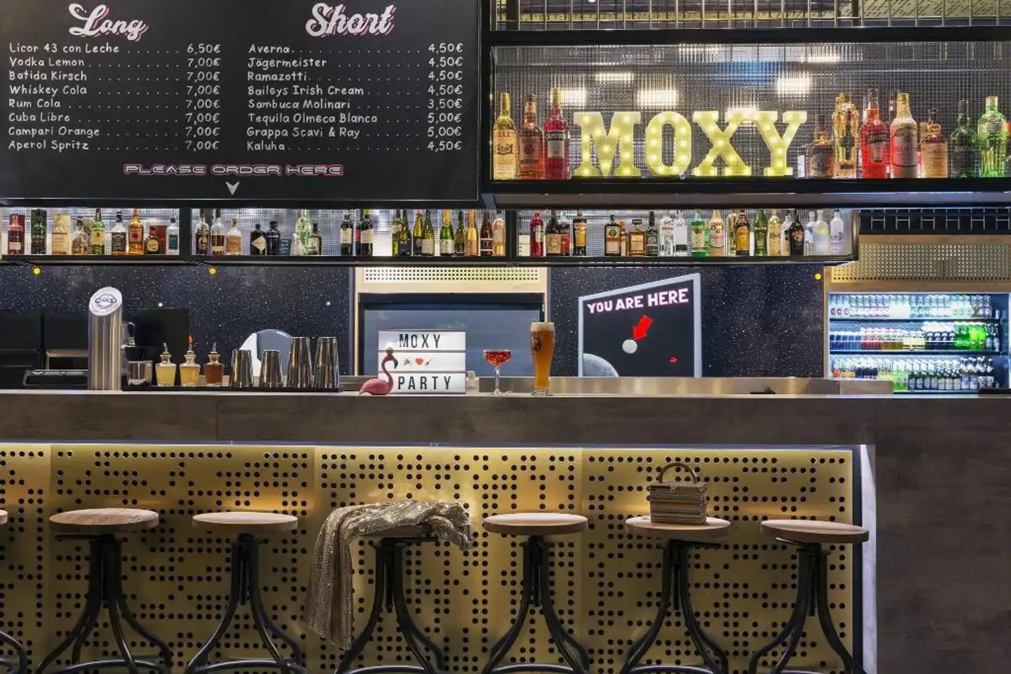 Moxy Darmstadt Bar