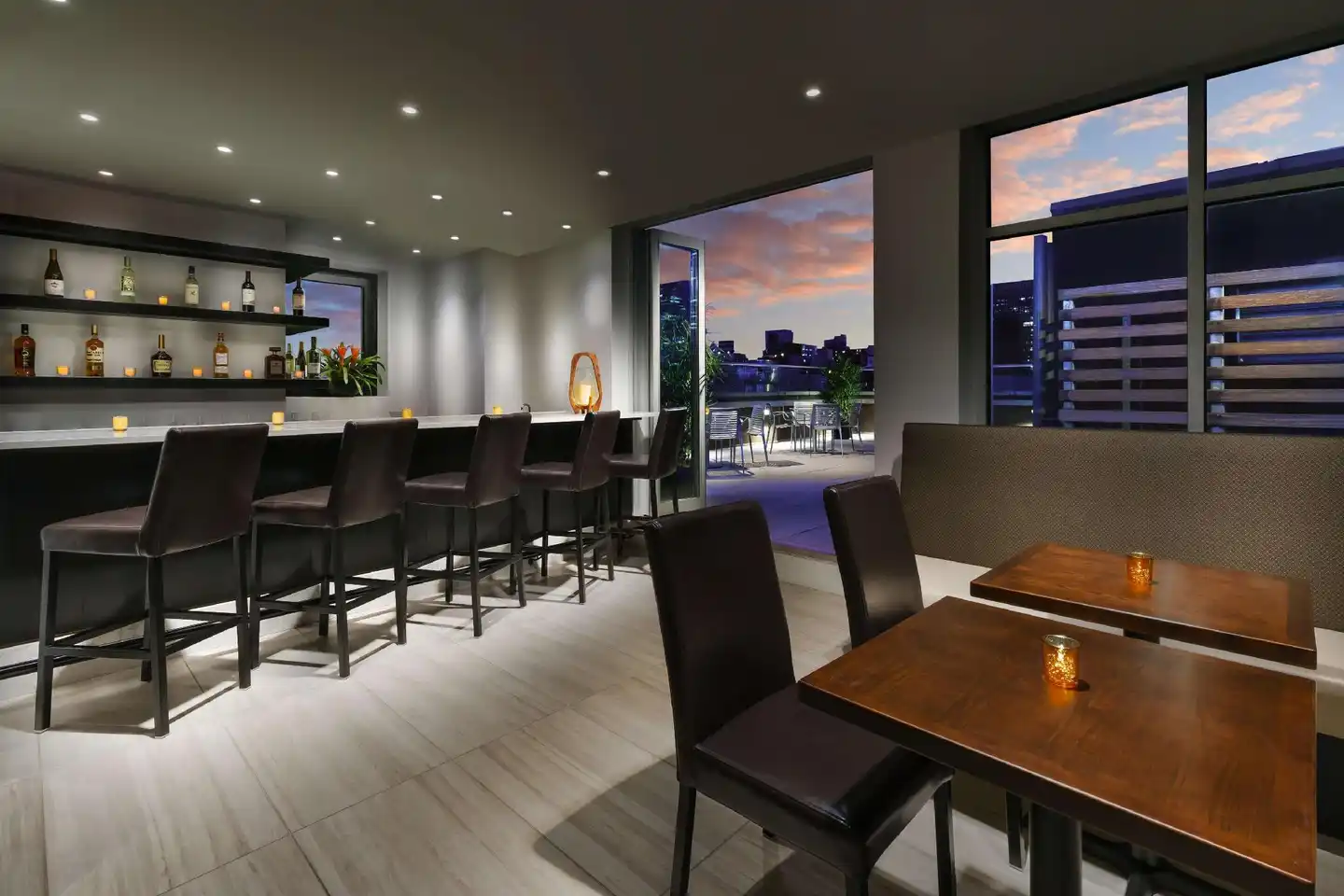 DoubleTree by Hilton New York Times Square South Bar