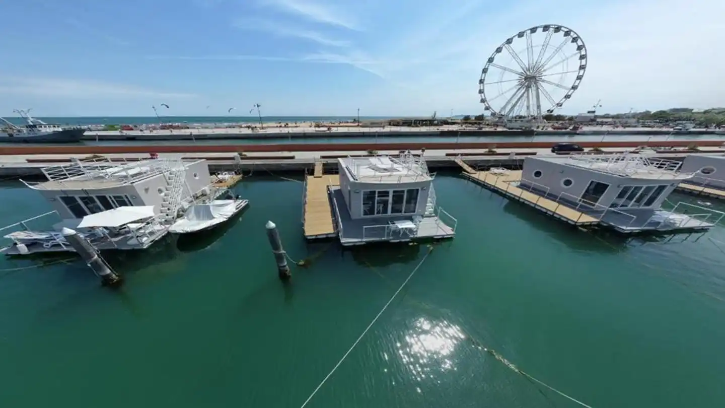 Floating Resort Rimini Pool