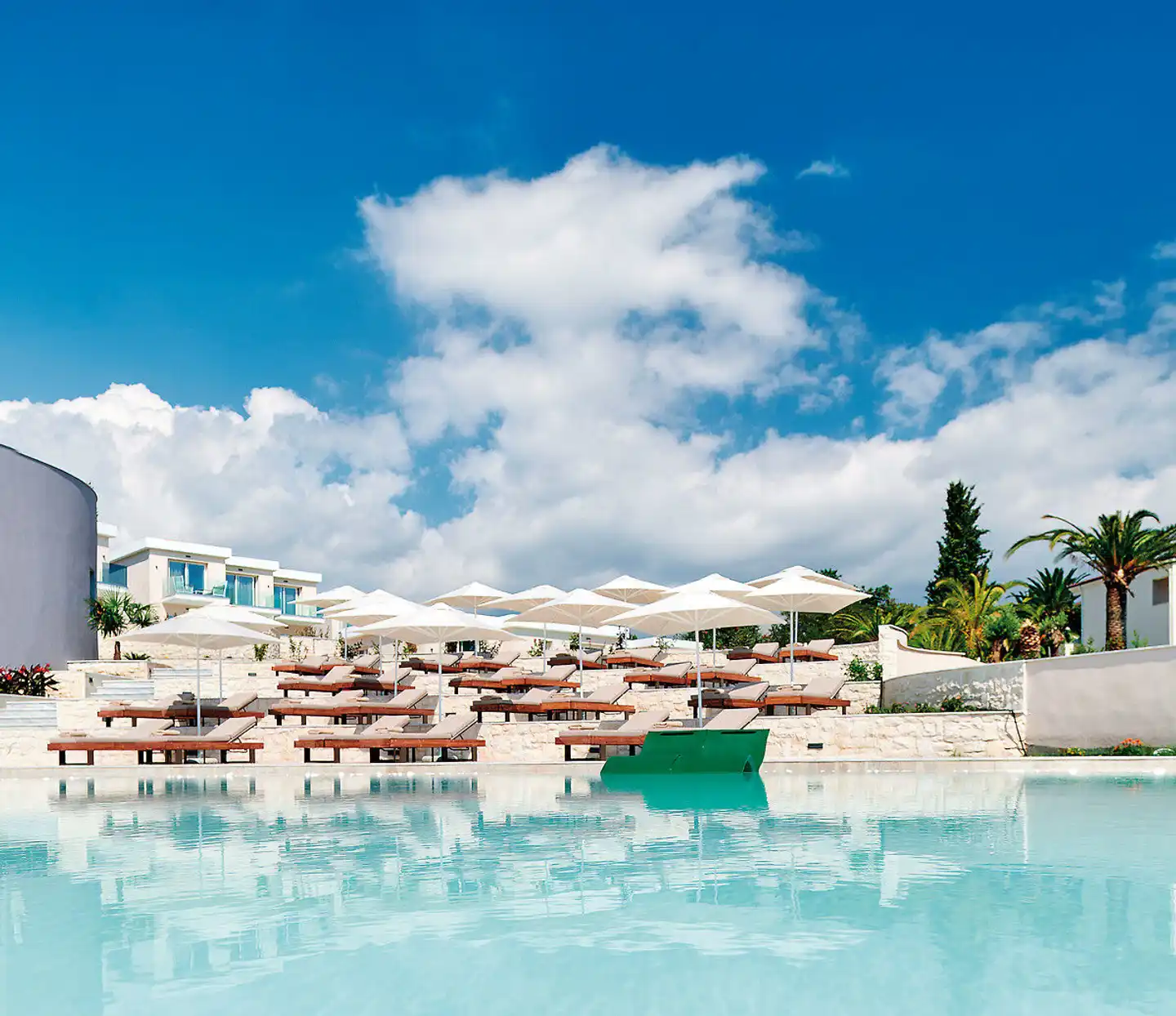 Alexandra Elegance Pool
