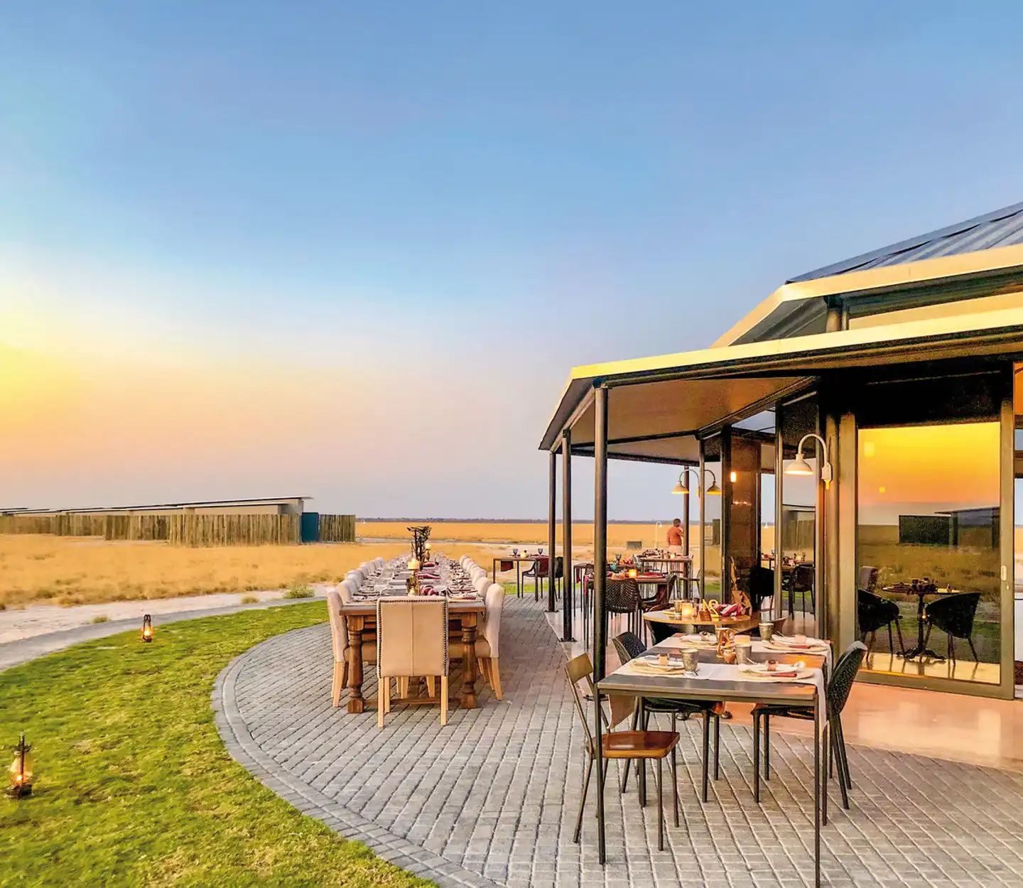 Ethosha King Nehale Lodge Terrasse