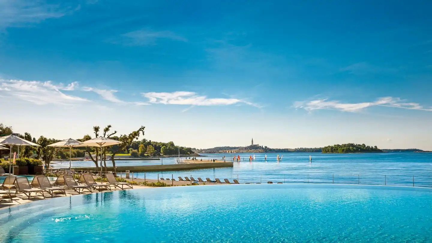 Resort Amarin Rooms Pool