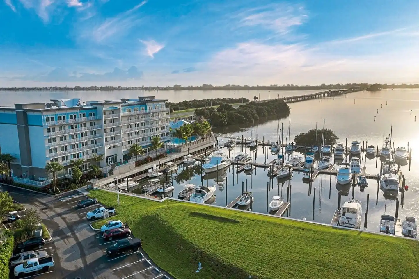Compass Hotel by Margaritaville Anna Maria Sound Aussenansicht