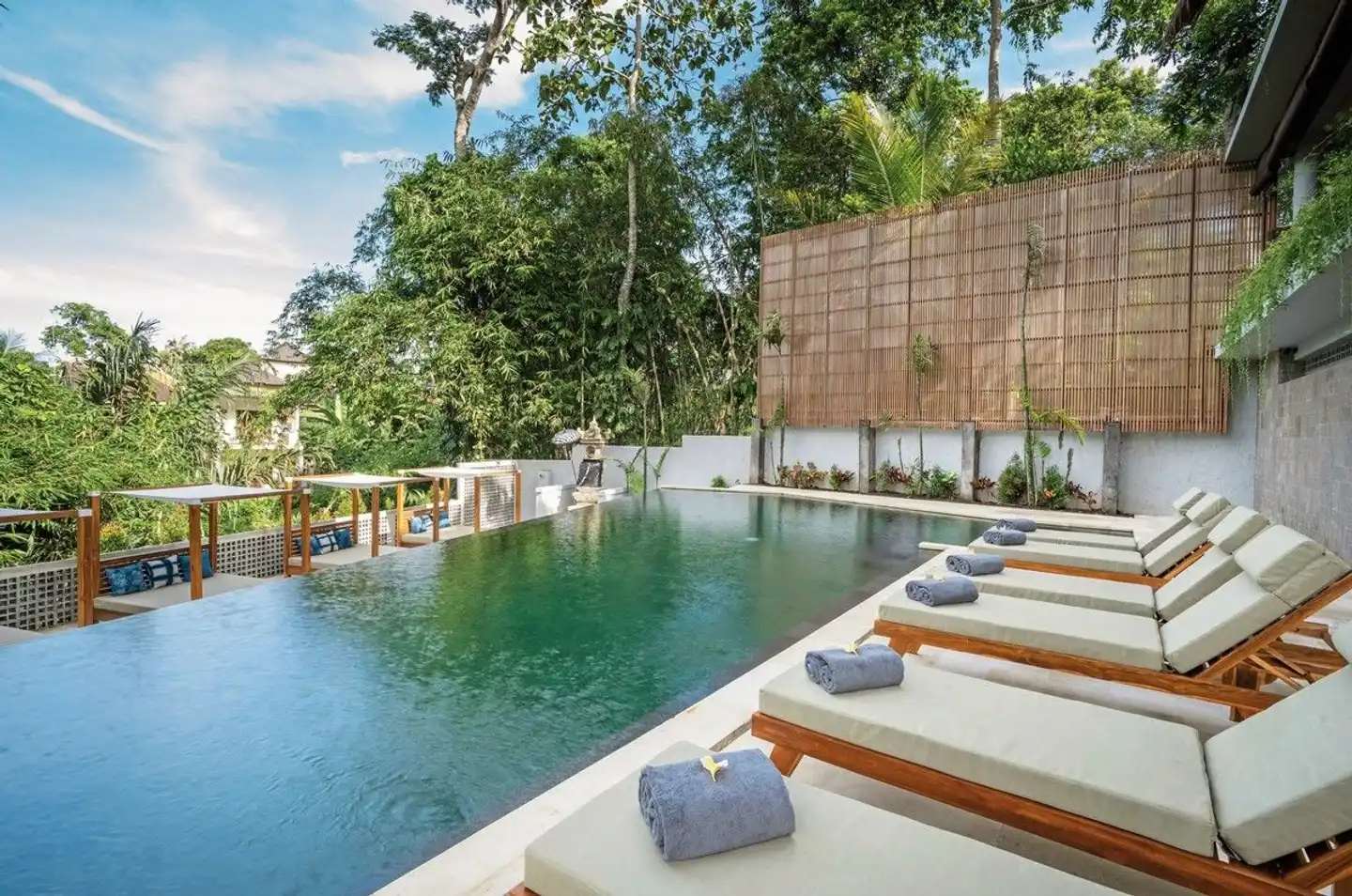 Dinara Ubud Pool