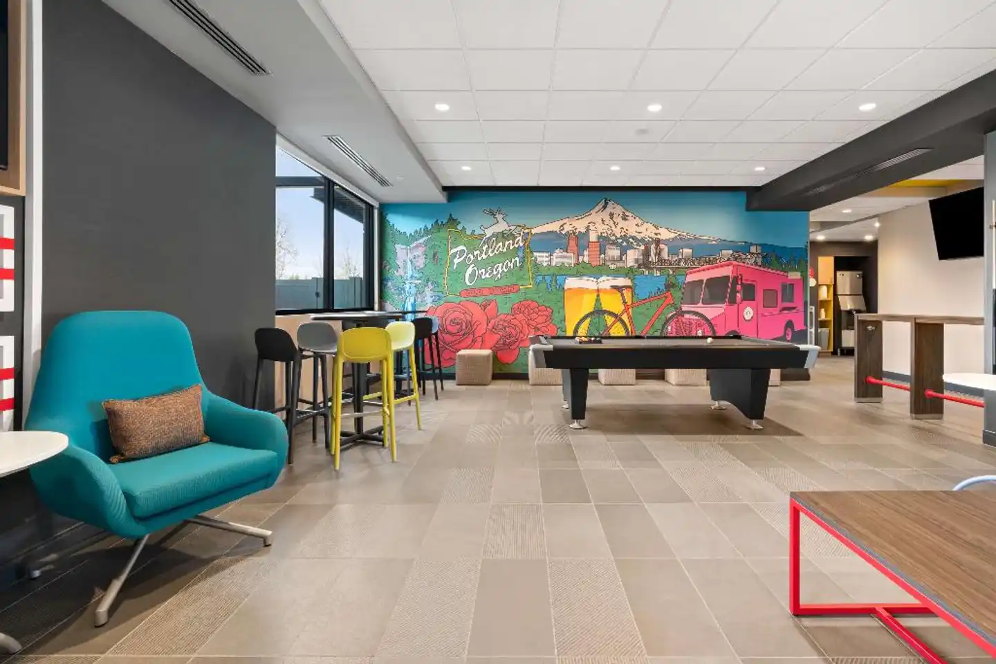 Tru by Hilton Portland Airport Lobby
